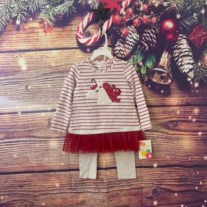 Brand new Jessica Ann girls 2 piece holiday set. Size is 4T.